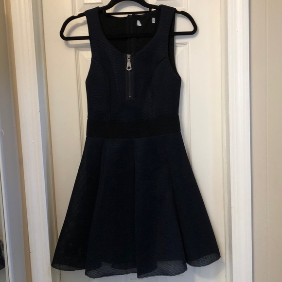 Dresses & Skirts - Flowy dress